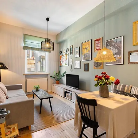 Bohemian In Old Town - Self Check-in Apartment *