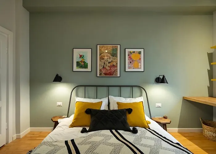 Bohemian In Old Town - Self Check-in *